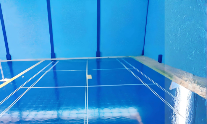 Vinyl Sport vs Kayu Keras untuk Lapangan Badminton: Pilih yang Mana?