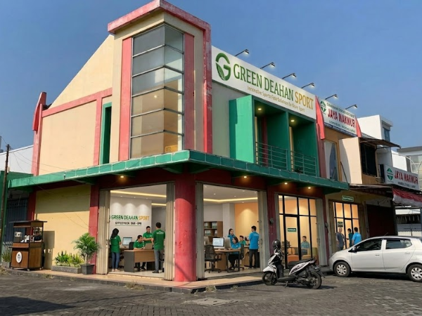 Tim Green Deahan Sedang Bekerja